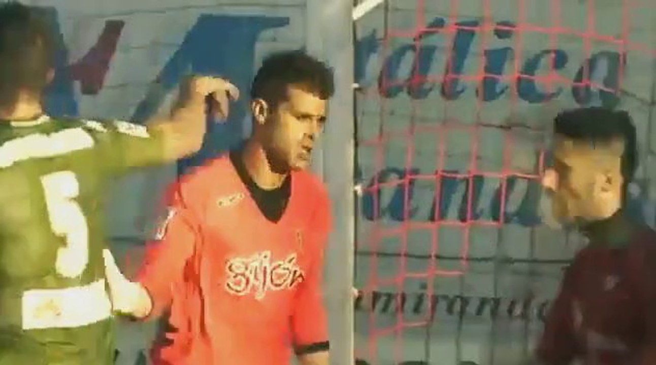 corner botado por rios