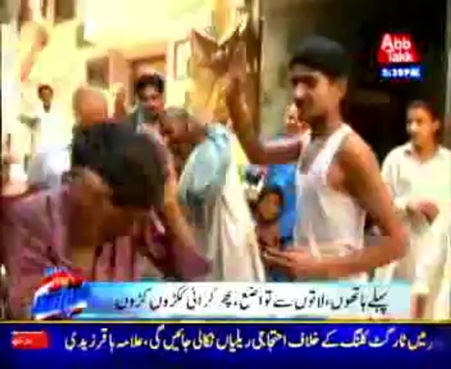 Public beat thieves after grabbing them red handed