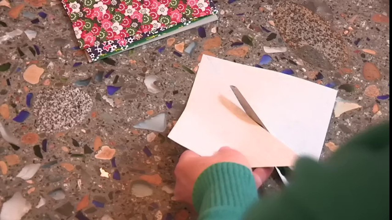 Comment fabriquer des petits coeurs en origami ?