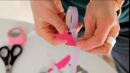 Réaliser une guirlande décorative avec du masking tape