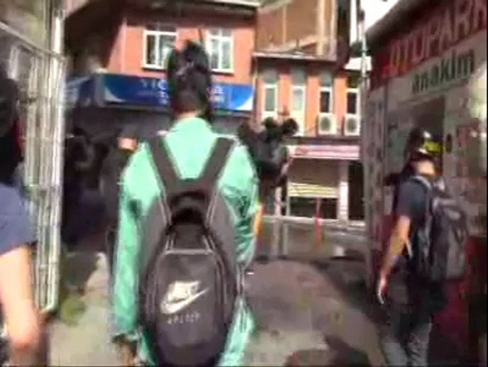 Vatandaştan polise Uğur Kurt isyanı: 'Ne yapacaksınız beni de mi vuracaksınız'