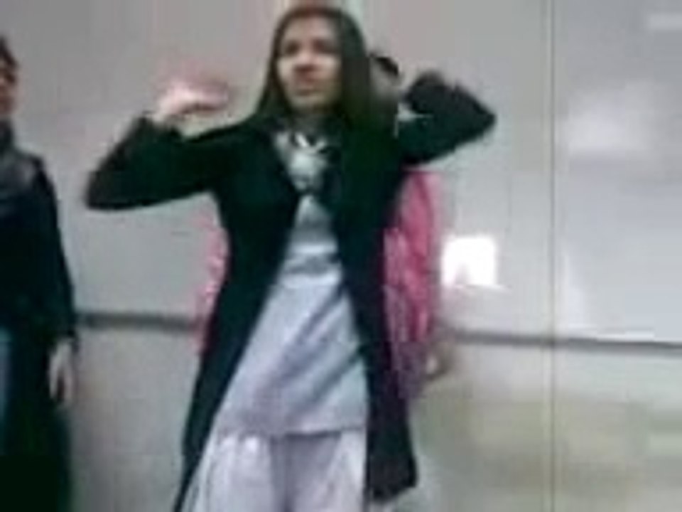 HOT First time Kisses in Punjab College girls Lahore scandal clips