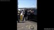Brutales Policias Intentan Detener A Un Hombre En Su Camioneta A Punta De Pistola Pero Se Les Escapa