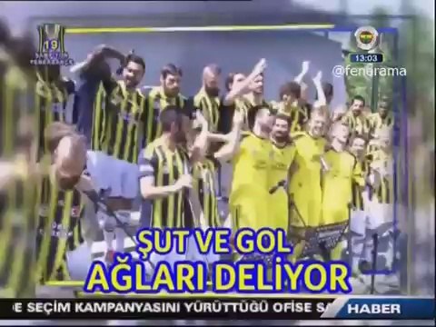 Fenerbahçeli futbolcular YAŞA FENERBAHÇE marşını söyledi