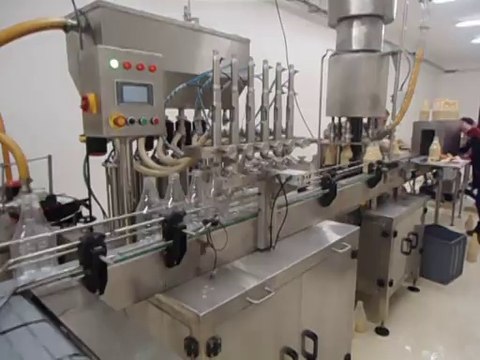 şişe dolum ve kapatma makinası