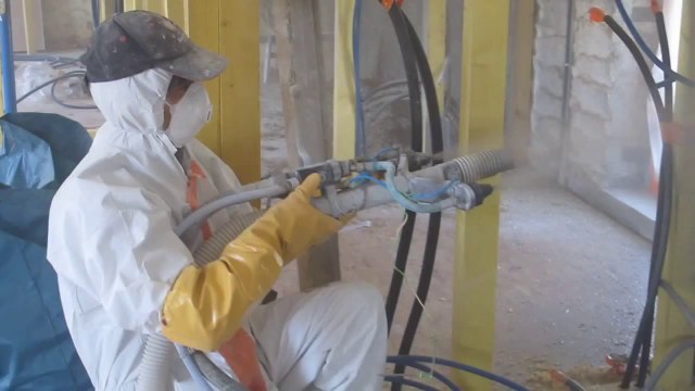 TECHNICHANVRE - Projection chanvre 2 - Entreprise FAIT CHAUX