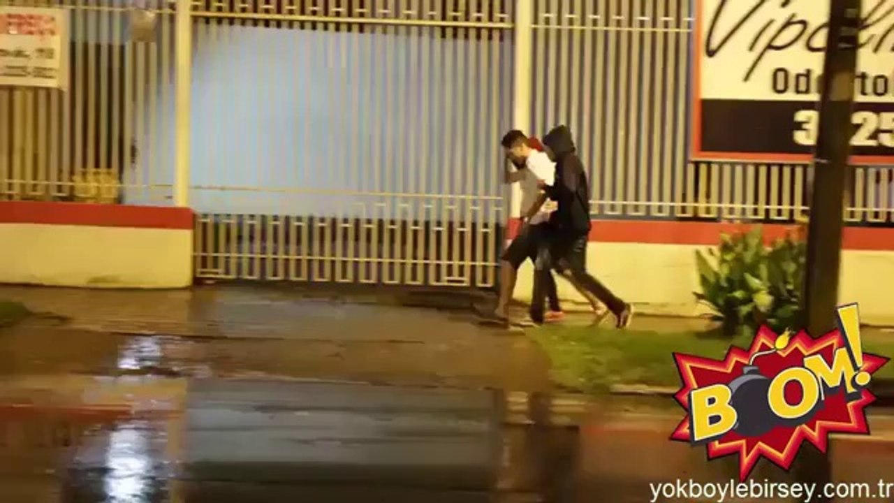 Bu Şaka İnsanı Kalpten Götürür.. (Zombi Şakası)