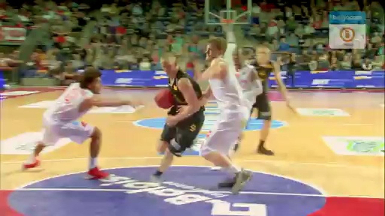 Semi Final: Telenet Bc Oostende : Port Of Antwerp Giants   (NL)