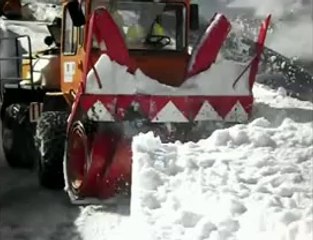 Déneigement du Galibier