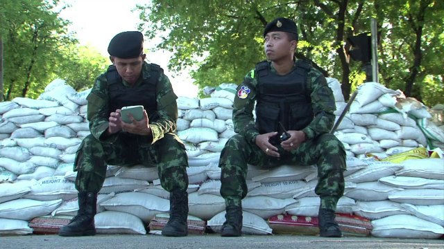 Prohíben salir de Tailandia a 155 exdirigentes