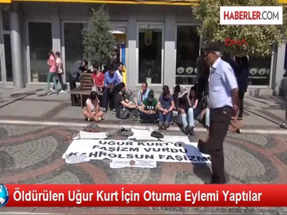 Öldürülen Uğur Kurt İçin Oturma Eylemi Yaptılar
