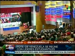 Gobierno de Venezuela se reúne con líderes estudiantiles