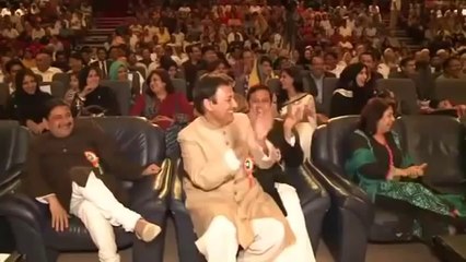 Dr Kumar Vishwas In Dubai Hamari Association Mushaira