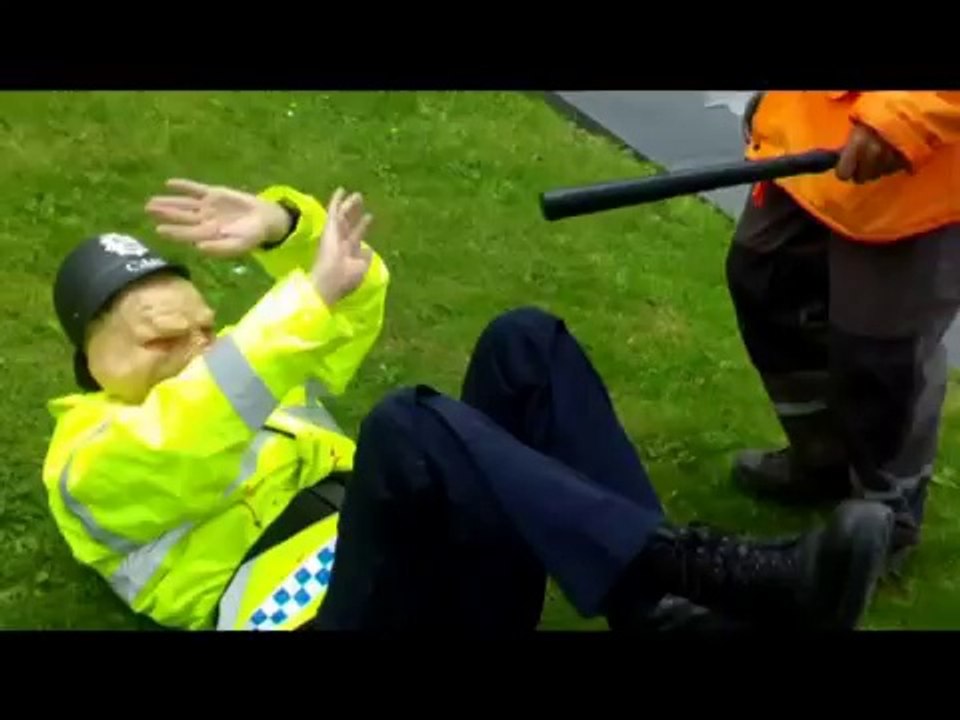 Officer 666 chases fracking protester outside Manchester Crown Court
