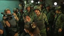 Tayland'da darbe yönetimi gözaltılara başladı