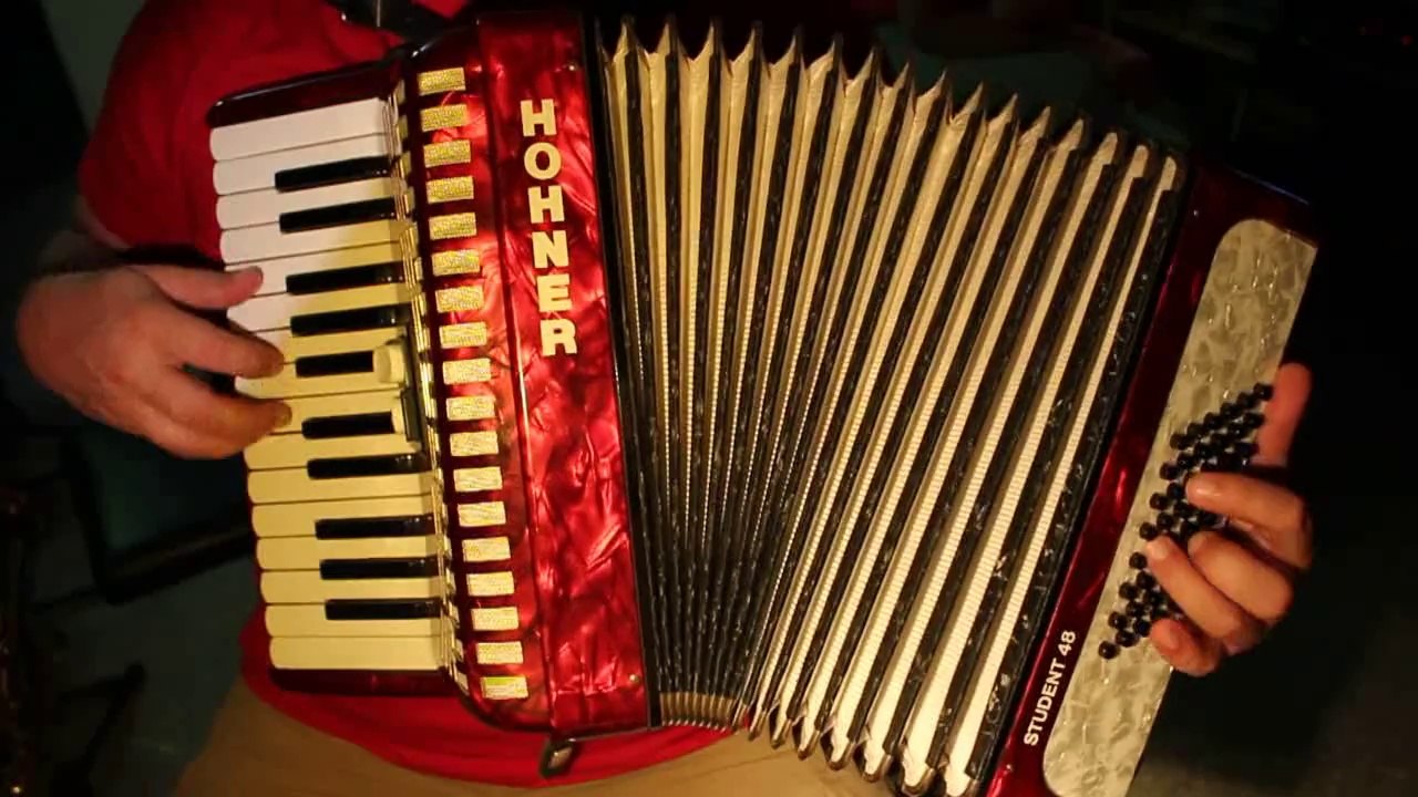 Akkordeon-lernen-Harmonika-spielen-lernen-Bass-Lektionen-auf-Video-Bassuebung-Anfanger