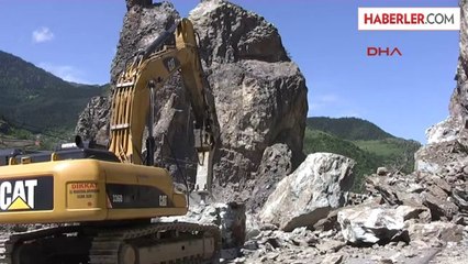 Giresun Karayolu Heyelandan Ulaşıma Kapandı