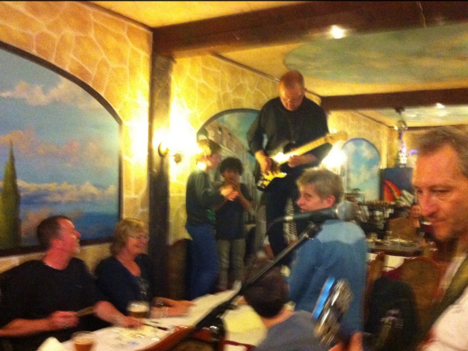 Soiree concert avec les chiken blue ....