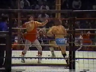 Jerry Lawler vs Randy Savage (Cage Match) (12.12.1983)