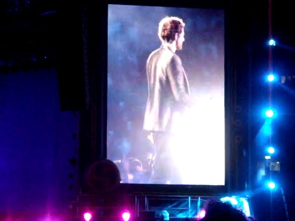 Take That - Relight My Fire