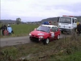 Rally citroen saxo sortie de route crach