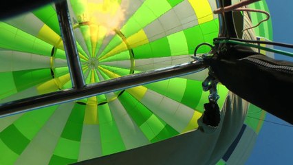 Laura et BennyLance en montgolfière