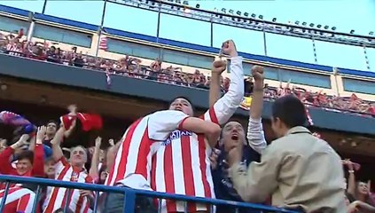 Aficionados atléticos siguen la final en un Calderón repleto