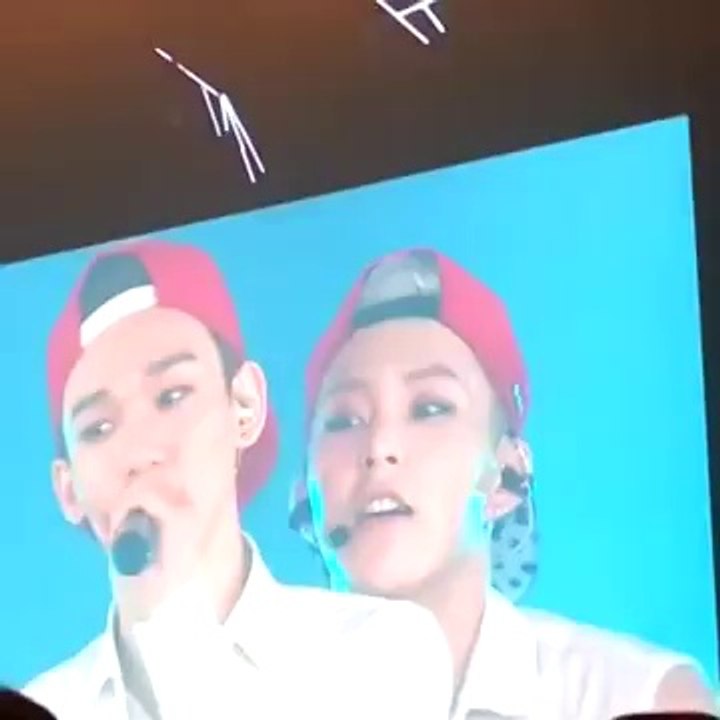[FANCAM/DAY2] 140524 EXO Xiumin & Chen Nearly Sweet @ The Lost Planet Concert