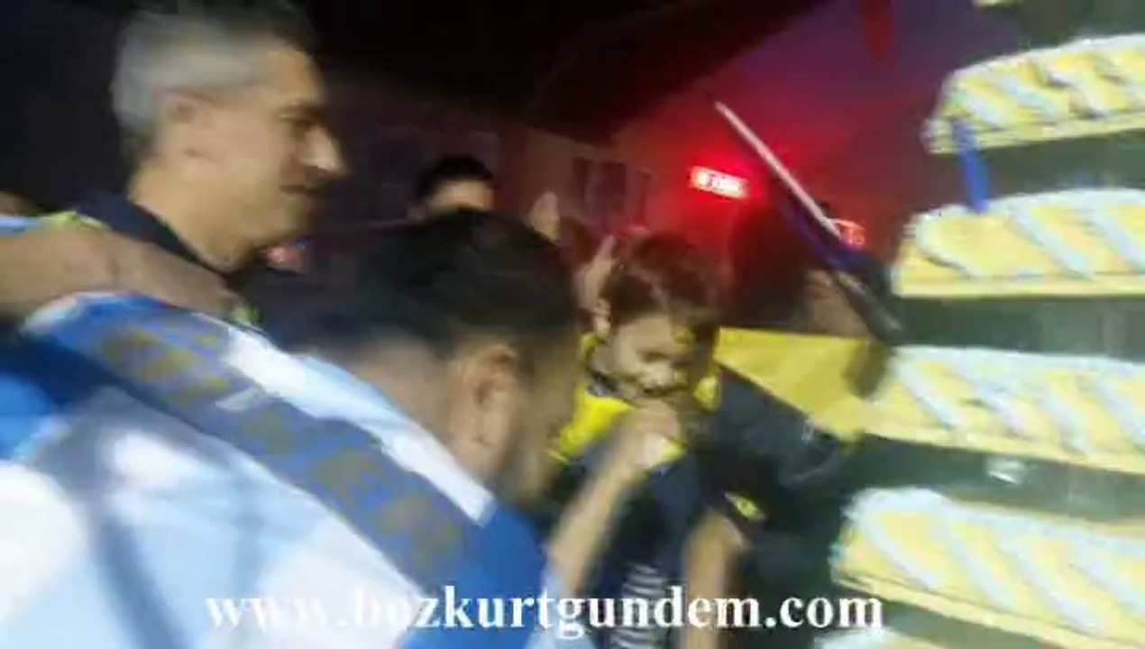 Fenerbahçeliler Şampiyonluğu Kutladı