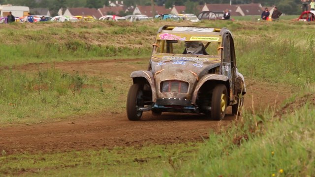 24052014-MVI_5406 - 2cv cross de Saint-Cyr-en-Val 2014