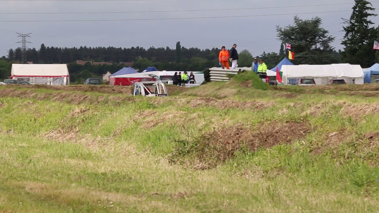 24052014-MVI_5408 - Un tour de circuit avec Flo Dubois - 2cv cross - St-Cyr-en-Val
