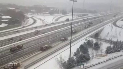Toronto' da yollardaki karlar nasıl temizlenir