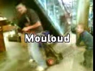 Mouloud ki fait le con!!!