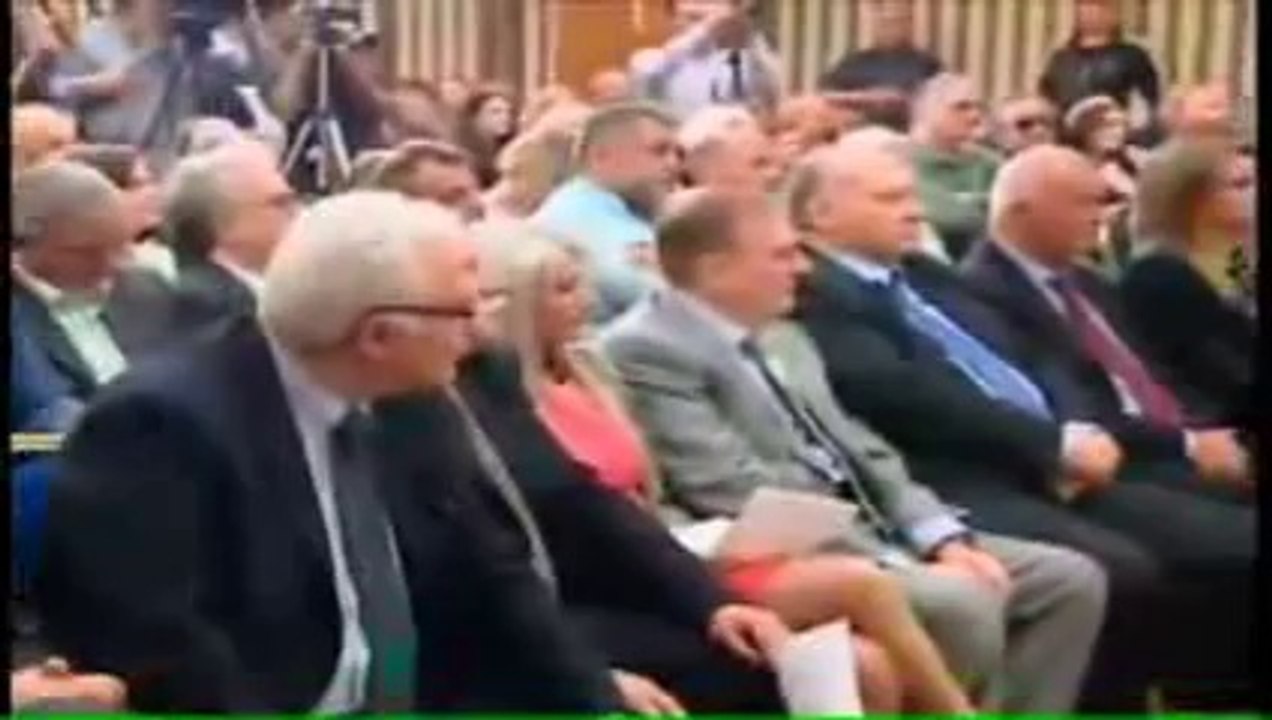 ΠΑΝΙΚΟΣ ΤΡΕΜΗ : ΒΓΑΛΤΟ ΒΓΑΛΤΟ !!!