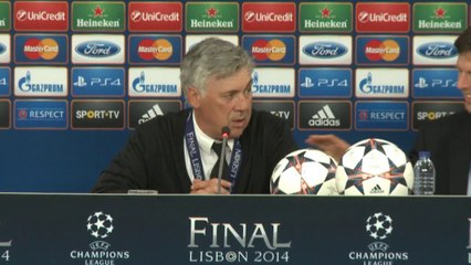 Piłkarze Realu wpadają na konferencję trenera i...