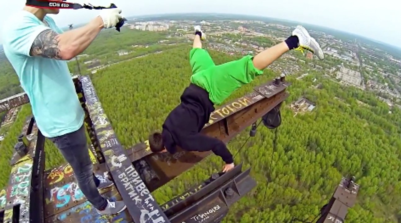 Insane Extreme Rooftopping