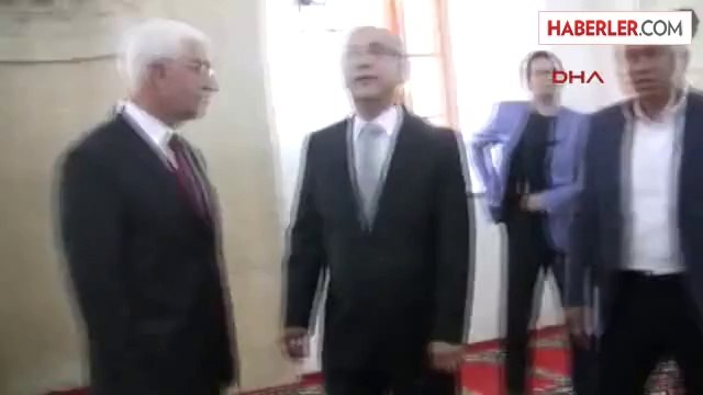 Bakandan, Vakıflar Bölge Müdürüne Uyarı.