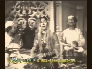 ZAHE QISMAT MUJHE WOH APNA DEEWANA SAMAJHTE HAIN - 1958