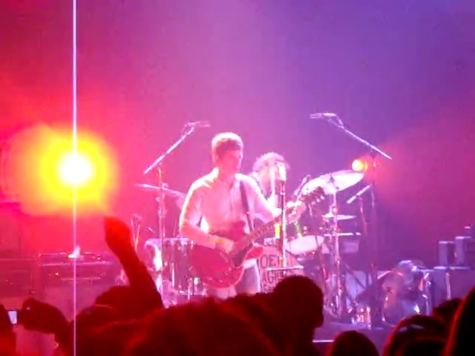 Noel Gallagher's High Flying Birds - Dream On