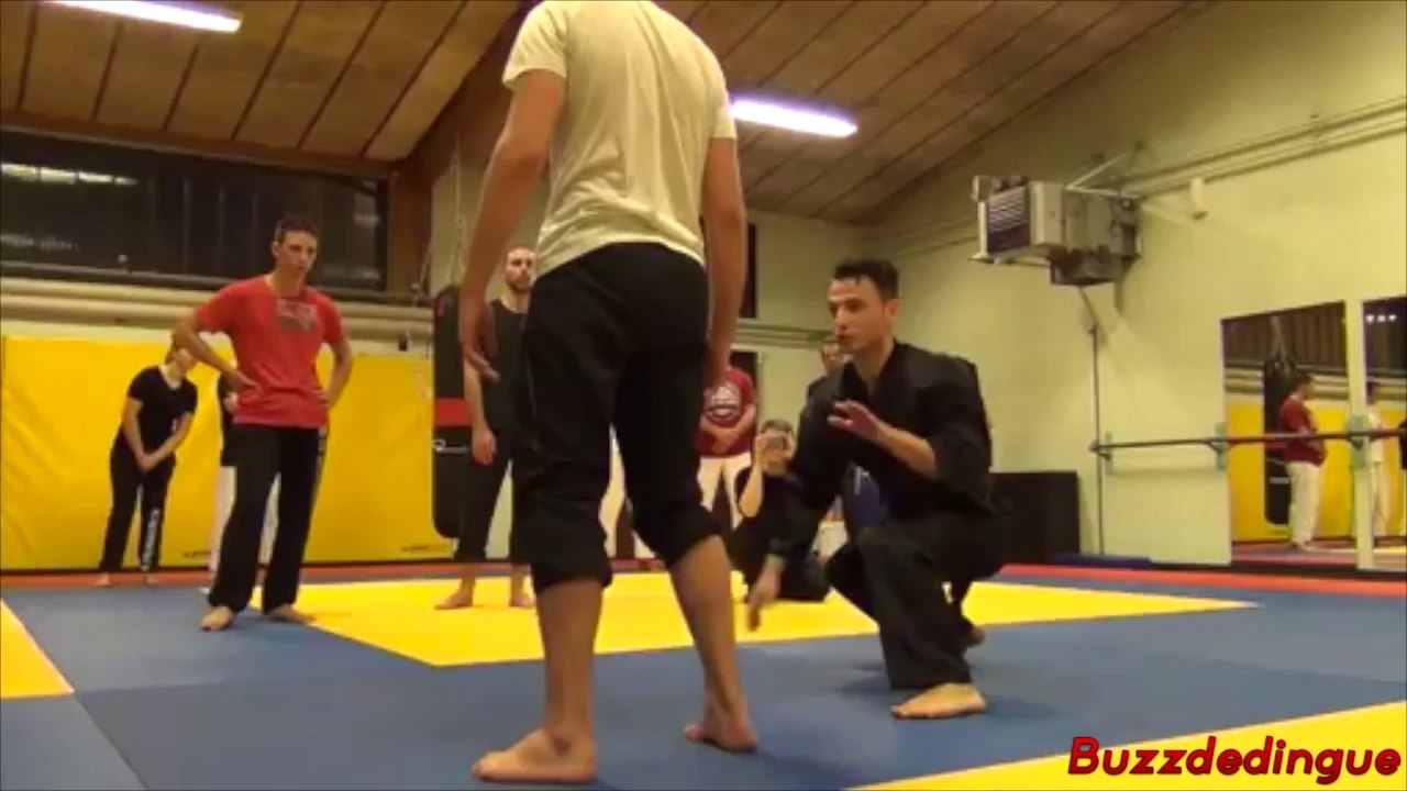 Démonstration impressionante de Pencak-Silat.