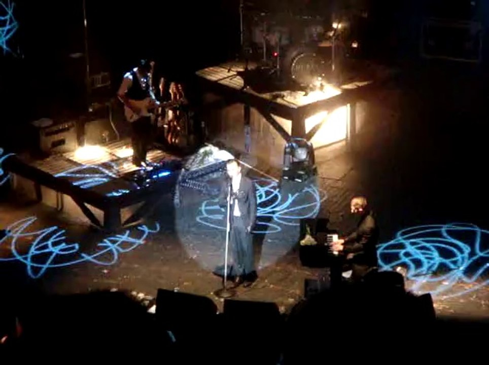 Hurts - Wonderful Life