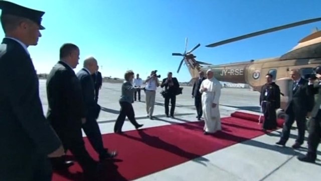 Pope invites Israeli, Palestinian presidents to an intense prayer at Vatican