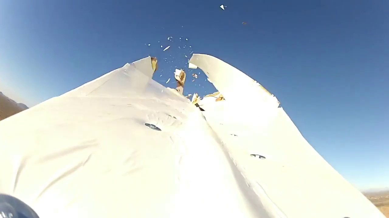 Avion en papier géant! Record du monde!