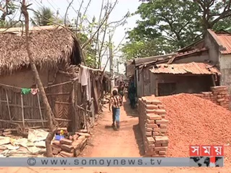 খুলনায় স্কুলের গণ্ডি পেরোনোর আগেই ঝড়ে