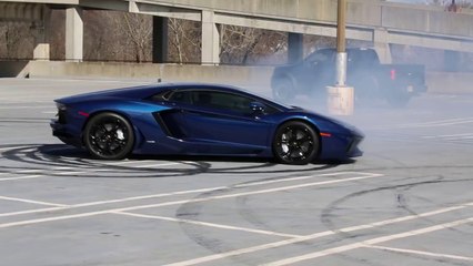 Lamborghini Aventador Donuts