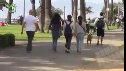 Arkanızda Yılan Var Şakası ?