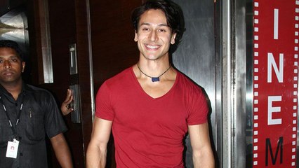 Heropanti | Tiger Shroff Visites Cinemax To See Live Public Reaction !
