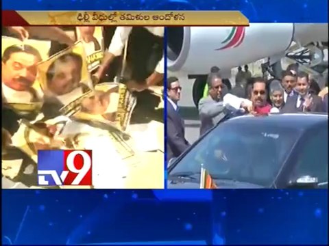 Tamil groups protest Rajapakse's presence at Modi's swearing in