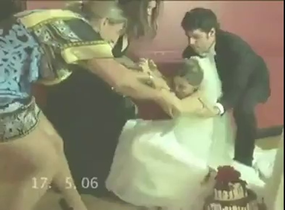 Imagine if that happen in asian weddings then