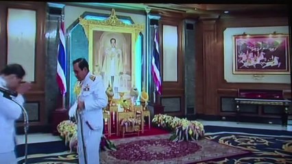 Líder militar tailandês recebe apoio da monarquia